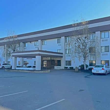 Quality Inn Arena Wilkes-Barre Eksteriør bilde